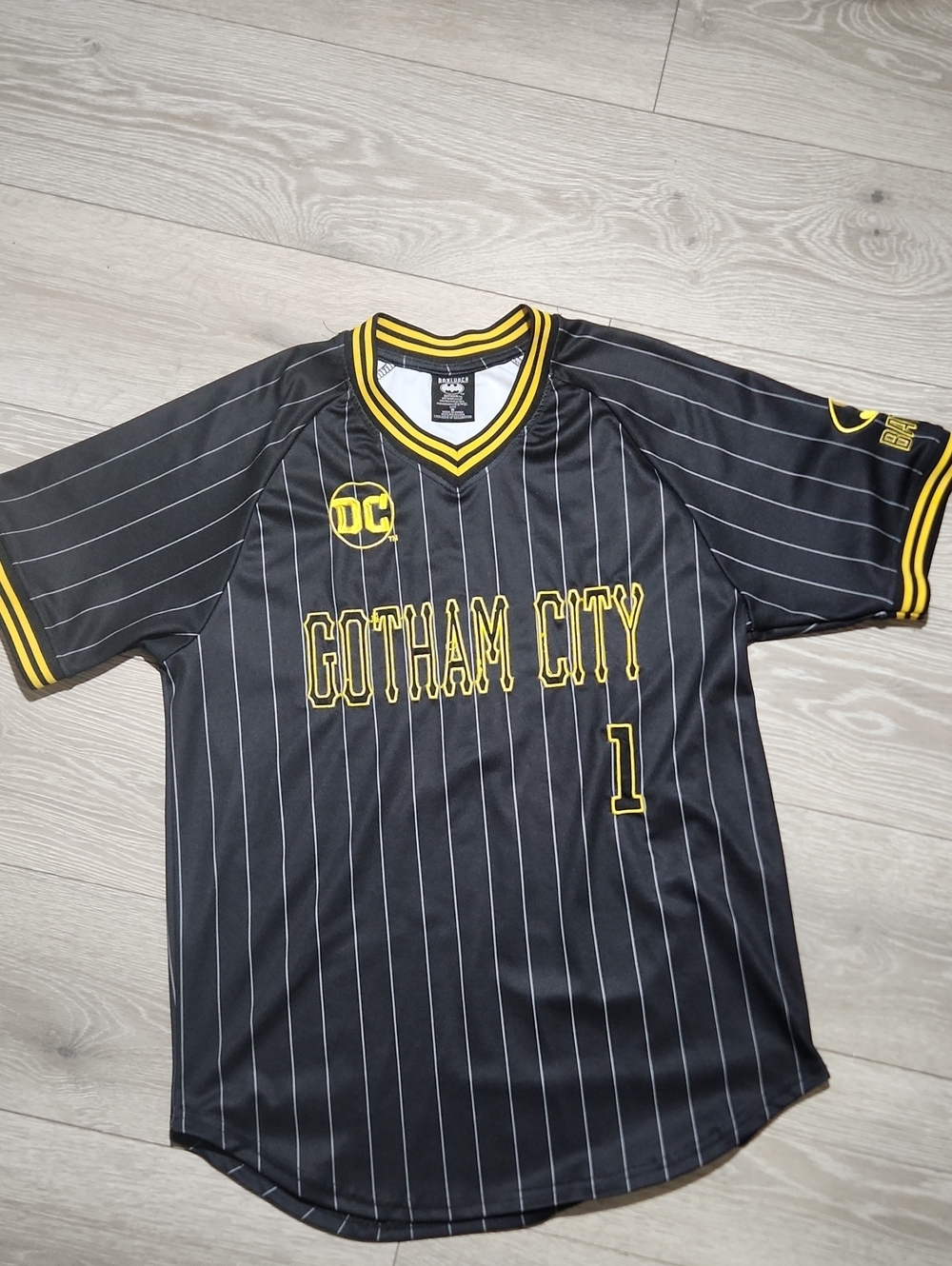 Gotham City Men's Black & Yellow Jersey Size M